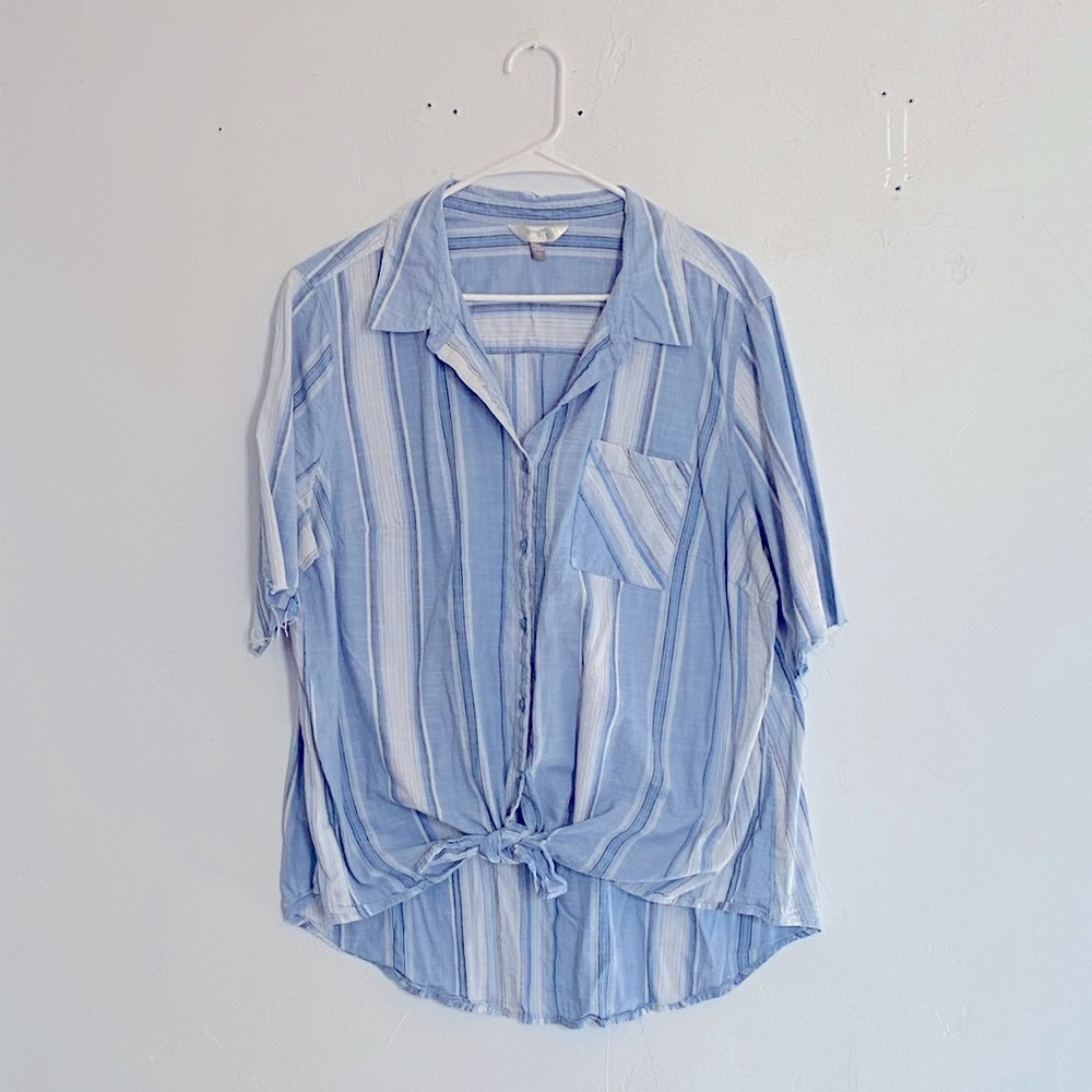 Short Sleeve Button Down with Front Tie